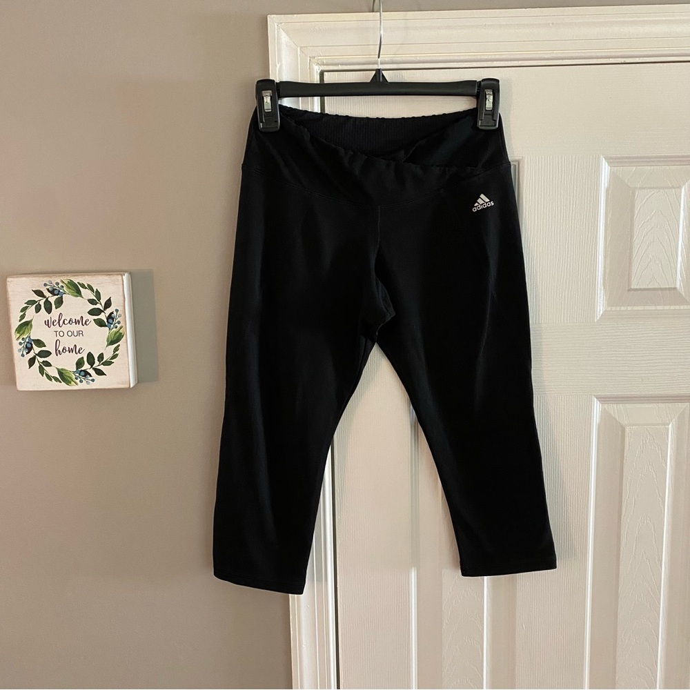 Adidas Cross Front Athletic Capri Leggings Small Black Workout Gym Crop pants